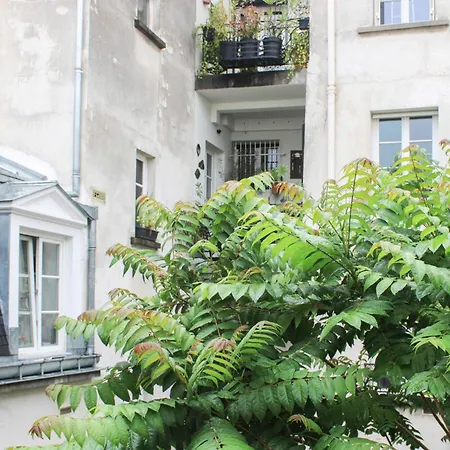 Beautiful And Spacious Near The Bastille شقة